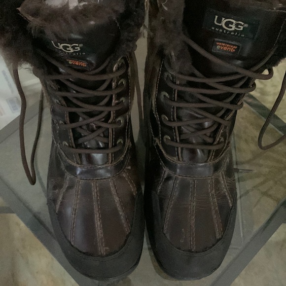 UGG ‘Butte’ Tartan Heavy-Duty WATERPROOF EVENT Plaid and Leather Boots - Picture 11 of 12